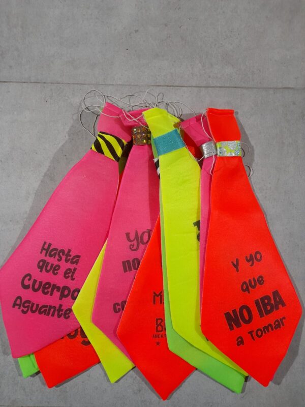 Corbatas flúo